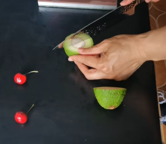 Cutting cardboard, cotton and an avocado with a knife sharpened on our resin bond diamond sharpening stone 30000 grit~