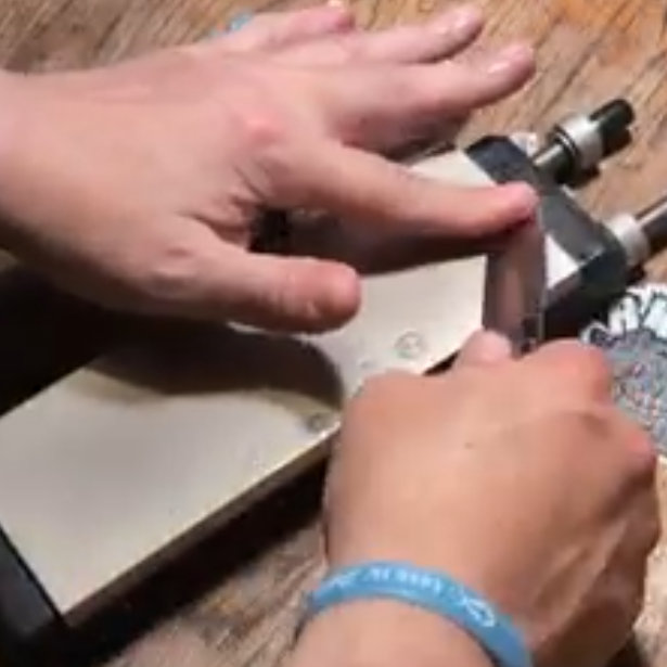 Demonstration video of our double-sided CBN sharpening stone 400&&1000 grit~